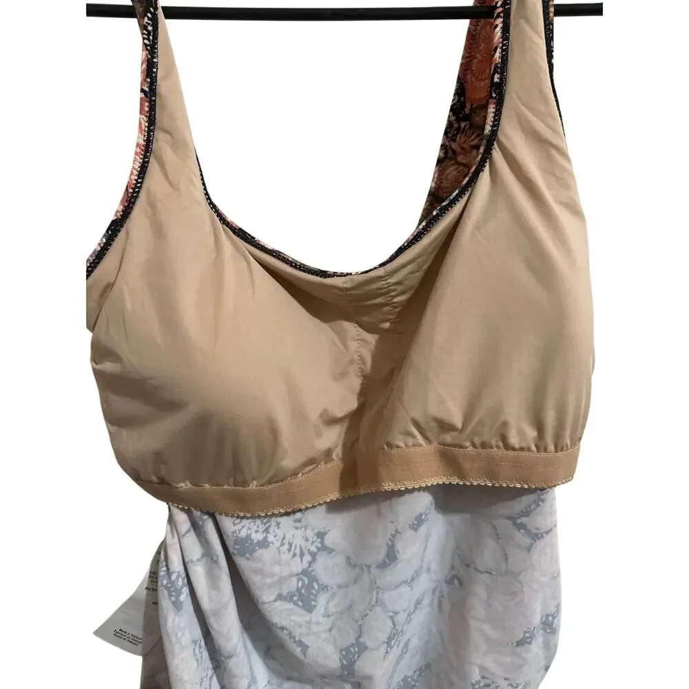 A pea in the pod maternity swimsuit size Medium NWT
